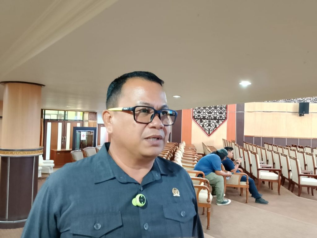 Anggota DPRD Kukar Fraksi Golkar Daerah Pemilihan (Dapil) IV, Budiman.