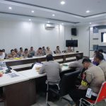 Polres Kutim menggelar Rapat Koordinasi Internal di Ruang Vicon guna mematangkan kesiapan Operasi Lilin 2025 menjelang Natal dan Tahun Baru.