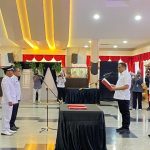 Bupati Kukar Aulia Rahman Basri melantik Kepala Desa Antarwaktu Long Beleh Modang dan Penjabat Kepala Desa Muai dalam prosesi resmi di Pendopo Odah Etam, Tenggarong.