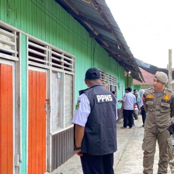 Satpol PP Kukar menggelar operasi penegakan Perda Nomor 13 Tahun 2015 di Kelurahan Sukarame dan Panji. Razia menyasar rumah kos, rumah sewa, dan indekos untuk memastikan ketertiban administrasi kependudukan warga.