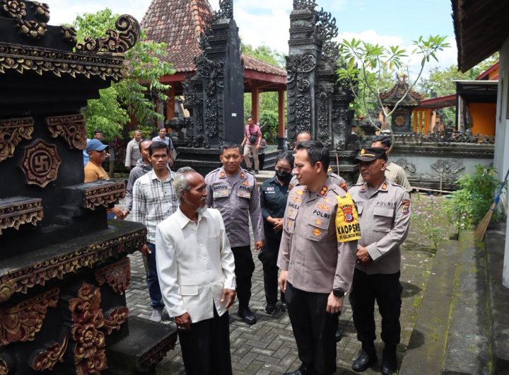 Kapolres Gunungkidul AKBP Damus Asa melakukan silaturahmi dengan tokoh agama Hindu di Pura Bhakti Widhi Hindu Beji, Kapanewon Ngawen, Rabu (4/2/2026). (Dok. Humas Polres Gunungkidul)