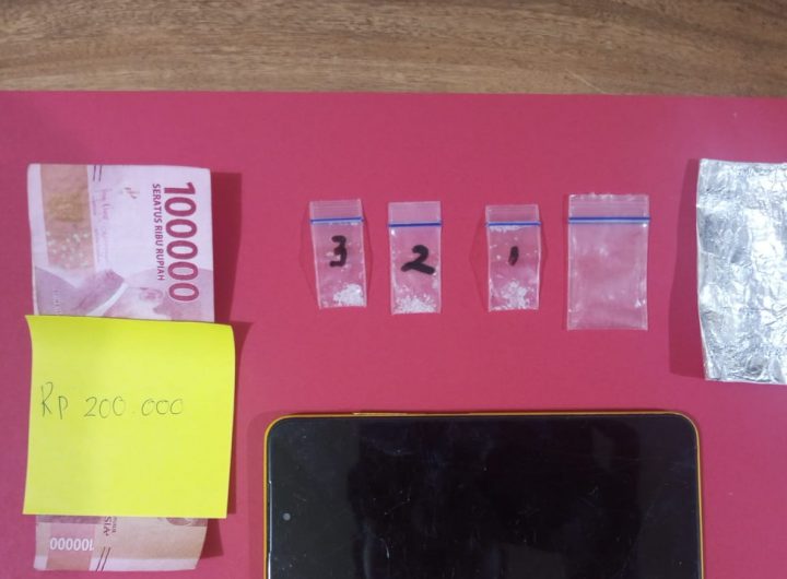 Sejumlah barang bukti narkotika jenis sabu yang diamankan aparat kepolisian dalam pengungkapan dan pengembangan kasus peredaran narkotika di wilayah Muara Kaman.