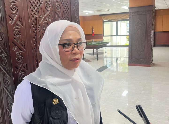 Syahariah Mas’ud saat memberikan keterangan terkait proyek pembangunan sekolah mangkrak di Kalimantan Timur.
