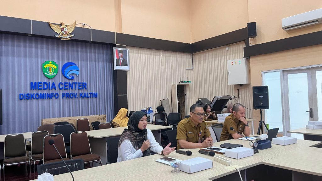 Diskominfo Kaltim bahas transparansi aset dan anggaran Biro Umum dalam konferensi pers, Selasa (5/5/2026).