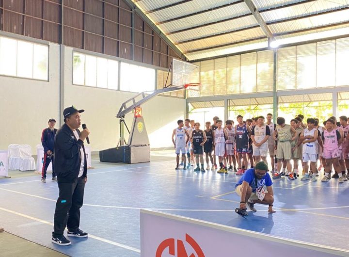 Ketua DPRD Kukar, Ahmad Yani, secara resmi membuka Turnamen Bola Basket DPRD Cup 2025, Sabtu (25/10/2025) sore.