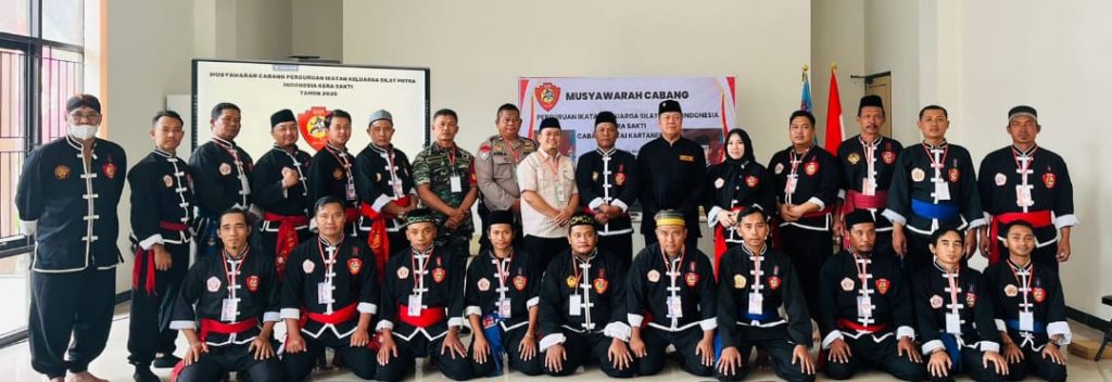 Foto bersama peserta Musyawarah Cabang IKS.PI Kera Sakti Cabang Kutai Kartanegara di Gedung Pramuka Tenggarong, Minggu (5/10/2025).