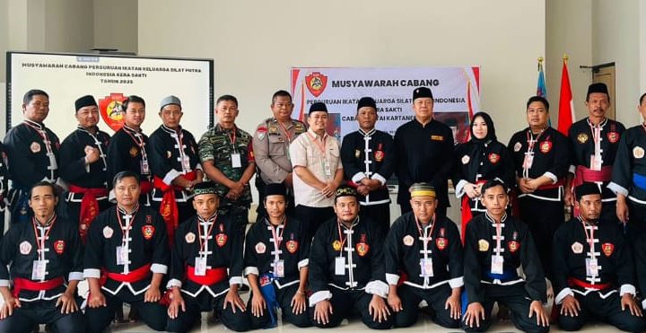Foto bersama peserta Musyawarah Cabang IKS.PI Kera Sakti Cabang Kutai Kartanegara di Gedung Pramuka Tenggarong, Minggu (5/10/2025).