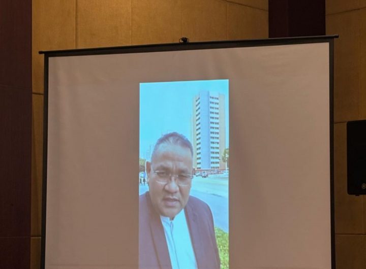 Ketua Umum Jaringan Media Siber Indonesia (JMSI) Pusat, Teguh Santosa, menyampaikan ucapan selamat kepada JMSI Kalimantan Timur melalui video dari Pyongyang, Korea Utara.