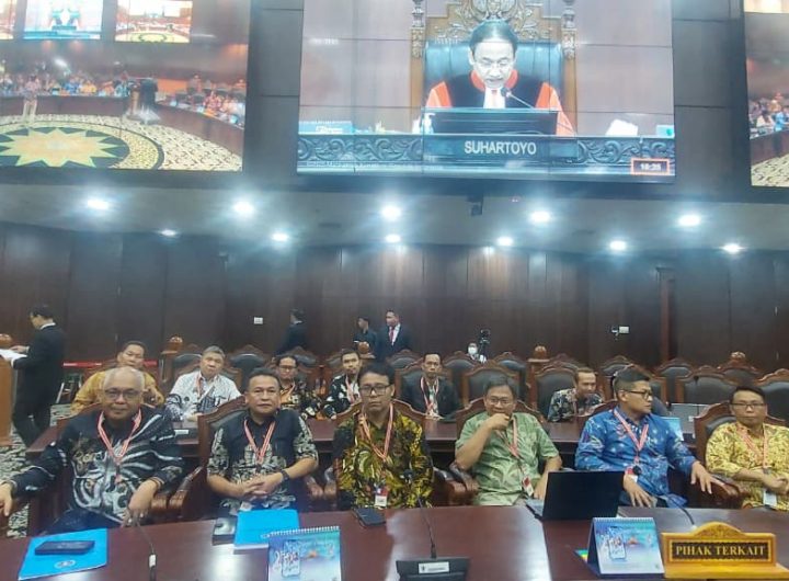 Suasana sidang uji materi Pasal 8 Undang-Undang Pers di Mahkamah Konstitusi yang dihadiri perwakilan Persatuan Wartawan Indonesia (PWI) Pusat, Selasa 21 Oktober 2025.