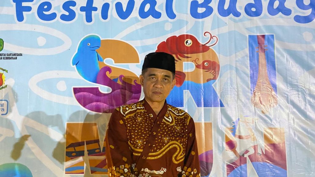 Kabid Kebudayaan Disdikbud Kukar, Puji Utomo, menjelaskan pentingnya pelestarian nilai sejarah dan budaya lokal melalui kegiatan Festival Budaya Sri Muntai.