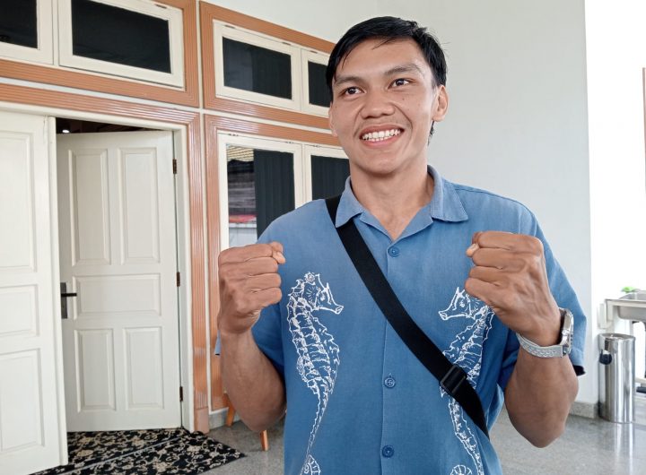 Salah satu petarung, Devan Febra Anantha, mewakili Kukar dalam debut internasionalnya di Warzone Championship Malaysia.