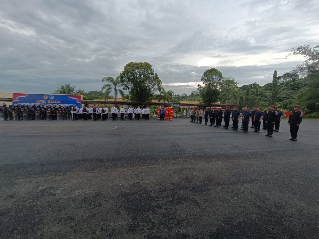 Apel Siaga Pemasyarakatan berlangsung di Lapangan Lapas Narkotika Kelas IIA Samarinda, Rabu (24/12/2025).