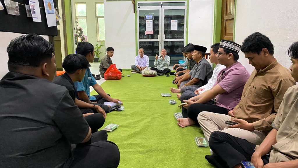 Suasana pengajian dan doa bersama dalam rangka Dies Natalis ke-20 STIE Tenggarong, Jumat (19/12/2025).
