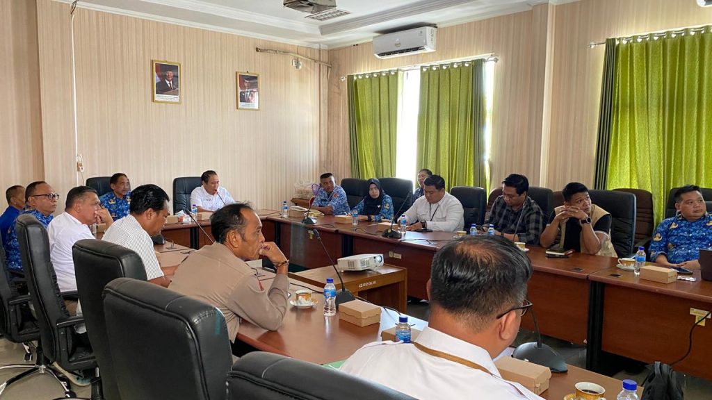 Kesbangpol Kabupaten Kutai Kartanegara menggelar rapat koordinasi dalam rangka mematangkan persiapan pelaksanaan Upacara Peringatan Hari Bela Negara (HBN) ke-77, Rabu (17/12/2025).