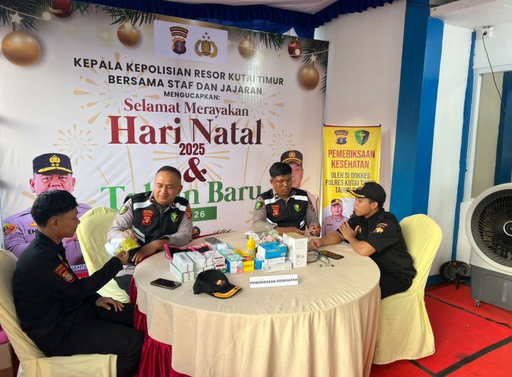Si Dokkes Polres Kutai Timur melaksanakan patroli kesehatan guna memastikan kesiapan fisik personel pengamanan Nataru, Senin (22/12/2025).