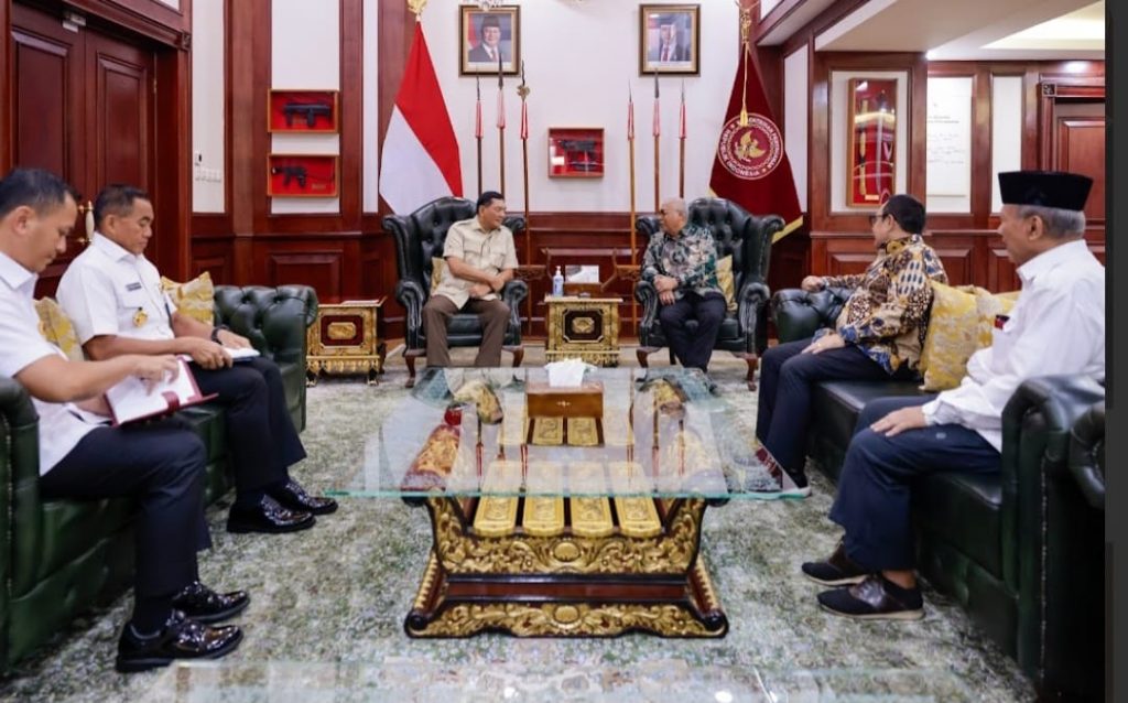 Pertemuan PWI Pusat dengan Menteri Pertahanan RI membahas rencana retret wartawan di Akmil Magelang, sebagai penguatan wawasan kebangsaan dan bela negara bagi insan pers.