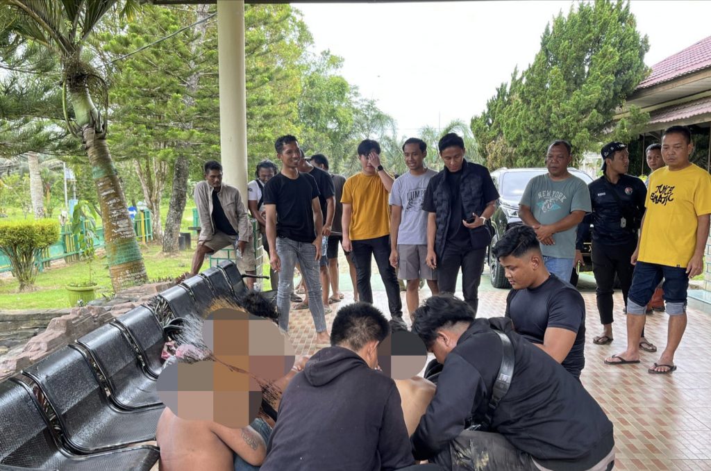 Empat tahanan Polsek Sangkulirang yang sempat kabur berhasil diamankan kembali oleh tim gabungan kepolisian. (Dok: Polres Kutim)