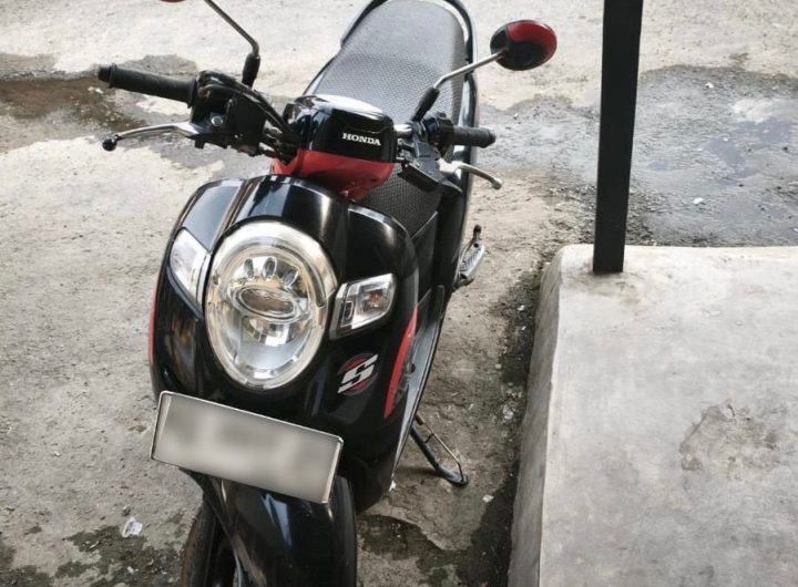 Satu unit sepeda motor Honda Scoopy diamankan Polsek Samarinda Kota sebagai barang bukti kasus penggelapan.