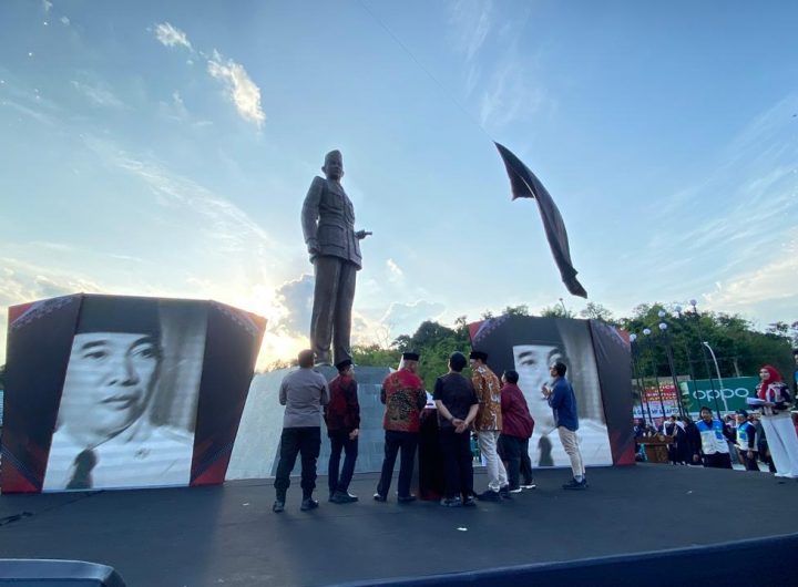 Dalam rangka peringatan Peristiwa Perjuangan Merah Putih ke-79, Pemkab Kutai Kartanegara meresmikan Patung Ir. Soekarno beserta kawasan Ruang Terbuka Hijau di Kecamatan Sangasanga, Selasa (27/1/2026).