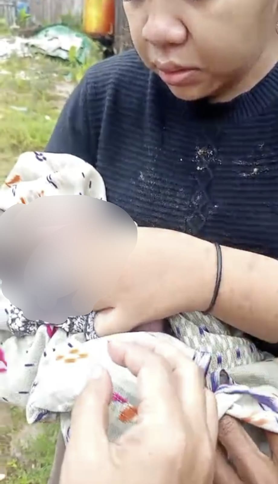 Penemuan bayi oleh warga di sekitar permukiman.