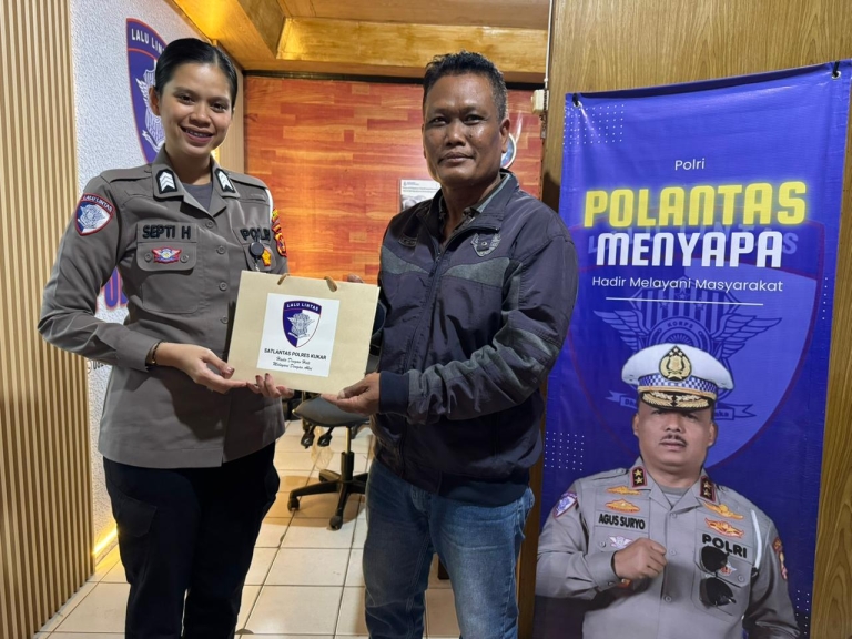 Program Polantas Menyapa menjadi bagian dari pelayanan Satlantas Polres Kutai Kartanegara kepada masyarakat.