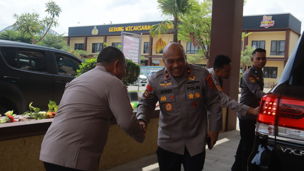 Wakapolda Kalimantan Timur Brigjen Pol. Adrianto Jossy Kusumo melakukan kunjungan kerja ke Polresta Samarinda, Jumat (23/1/2026).