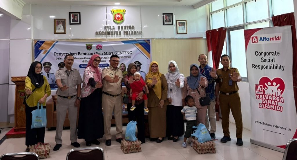 Penyaluran 1.500 butir telur oleh Alfamidi Cabang Samarinda kepada 25 balita terindikasi stunting di Kecamatan Palaran, Senin (9/2/2026).