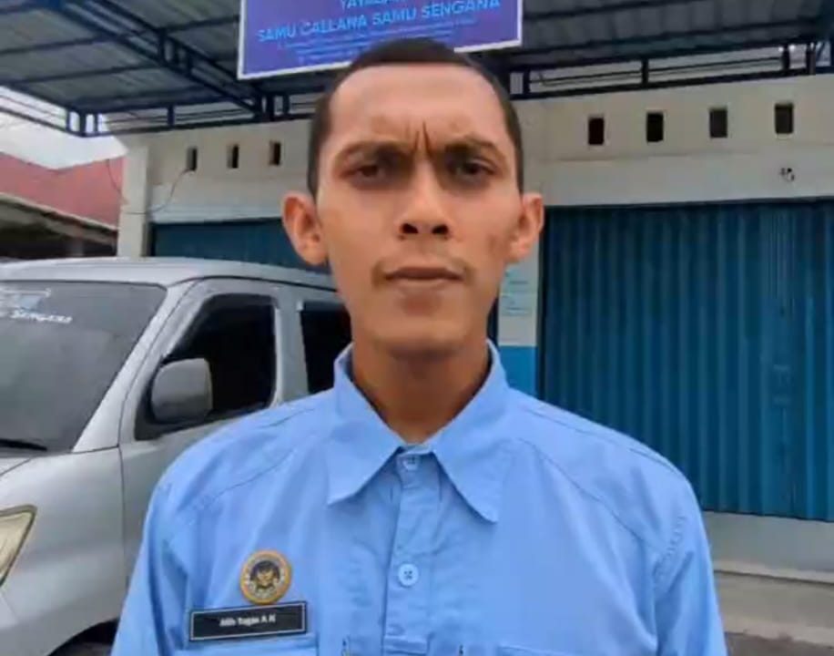 Kepala SPPG Dapur Alam Gas Alam Badak Satu, Alih Tugas Abdi Nolima, memberikan klarifikasi terkait program Makan Bergizi Gratis (MBG) di SDN 001 Muara Badak.