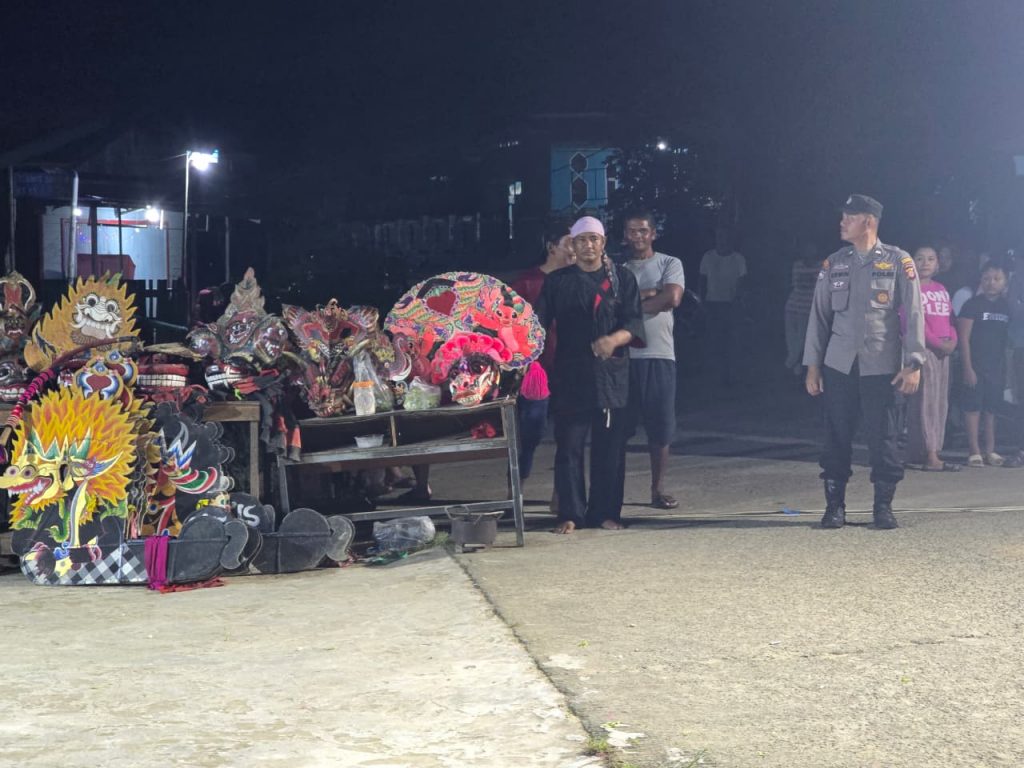 Polsek Loa Kulu bina kesenian tradisional Kuda Lumping Turonggo Jalin Sempurno di Desa Loa Kulu Kota, Minggu (15/2/2026).