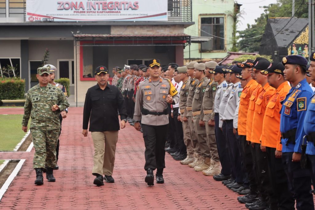Apel Gelar Pasukan Operasi Ketupat Mahakam 2026 yang digelar Polres Kutai Kartanegara untuk pengamanan perayaan Idulfitri 1447 Hijriah.