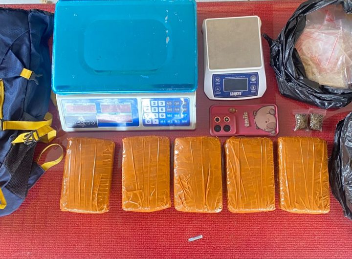 Barang bukti ganja seberat lebih dari 3 kilogram yang diamankan polisi.