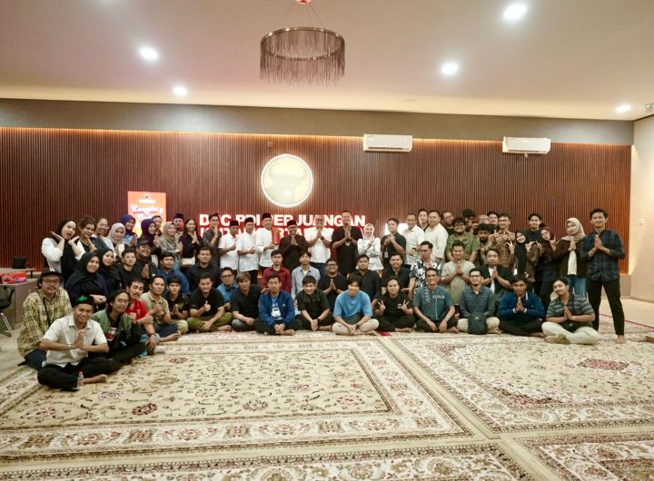 DPC PDI Perjuangan Kukar menggelar buka puasa bersama wartawan di Tenggarong, Selasa (3/3/2026).