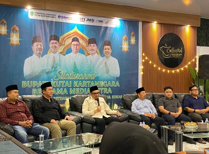 Kegiatan buka puasa bersama Bupati Kutai Kartanegara dengan insan media di Cofferal, Tenggarong.
