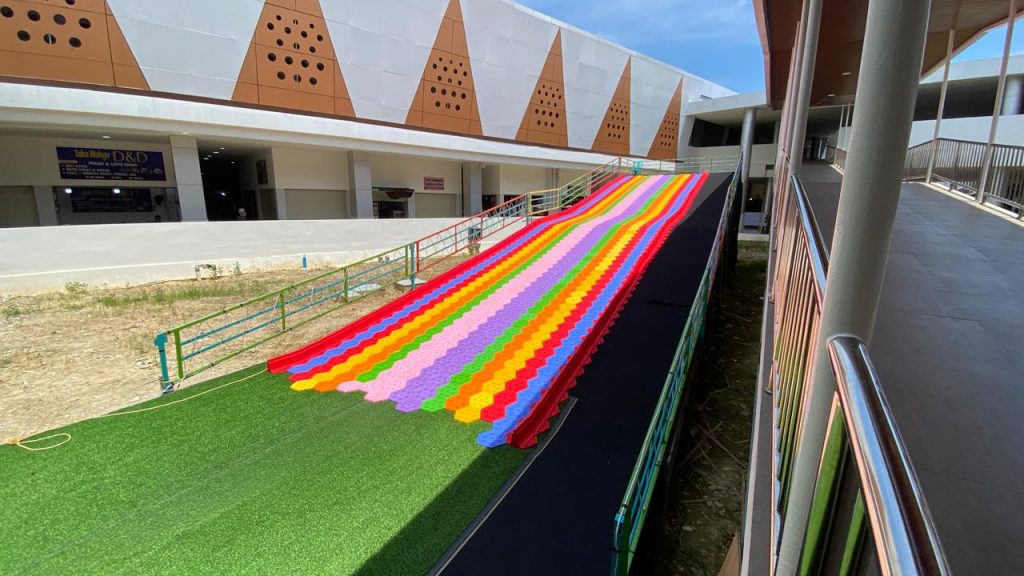 Rainbow Slide Tangga Arung Square.