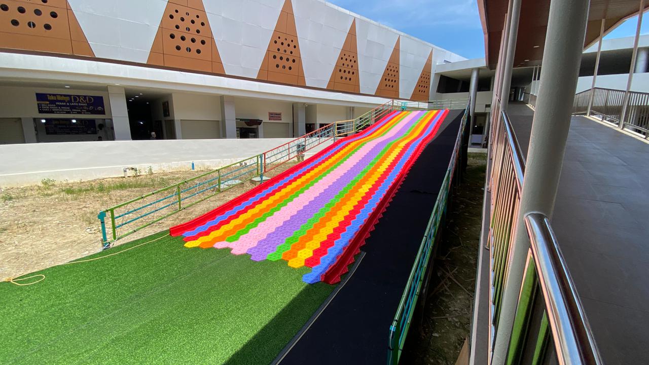 Rainbow Slide Tangga Arung Square.