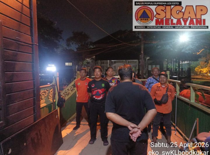 Persiapan tim BPBD Kukar sebelum berangkat untuk melanjutkan pencarian korban, Sabtu (25/4/2026) malam. (Dok. BPBD Kukar)