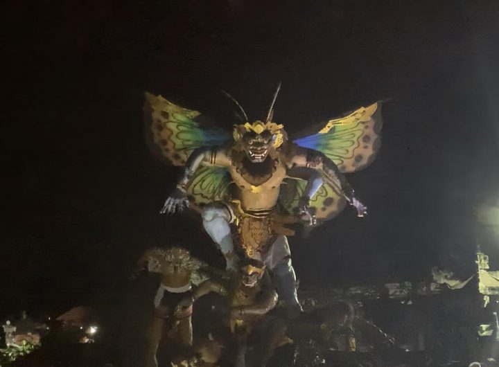 Pawai ogoh-ogoh dalam rangka menyambut perayaan Hari Raya Nyepi Tahun Baru Caka 1948 di Desa Kerta Buana L4, Kecamatan Tenggarong Seberang.