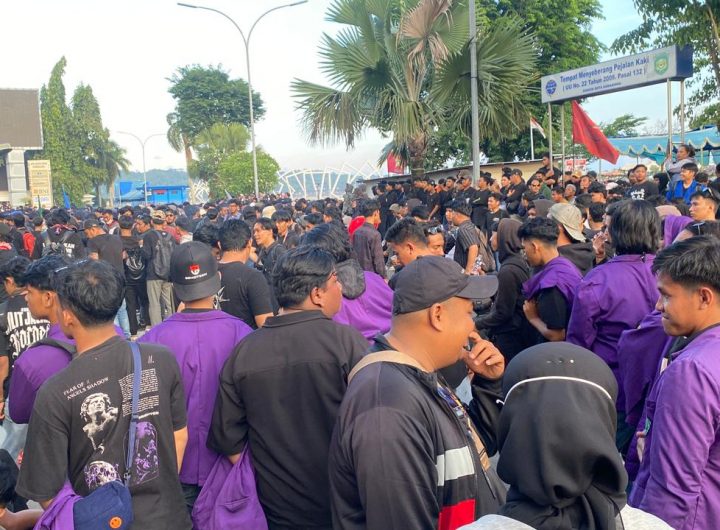 Suasana aksi demonstrasi di Samarinda, Selasa (21/4/2026).