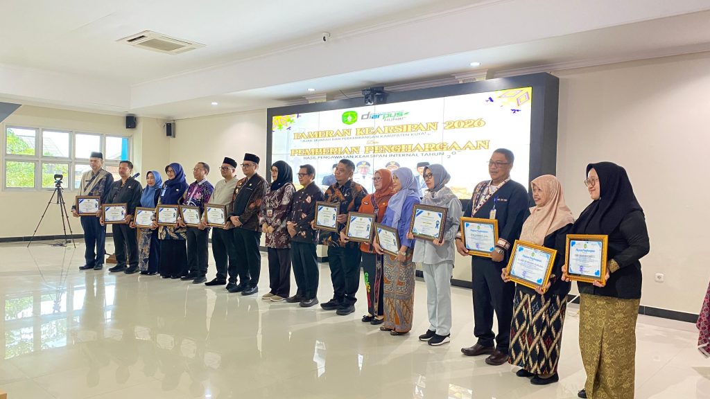 Bupati Kukar Aulia Rahman Basri membuka secara resmi Pameran Kearsipan 2026 sebagai bagian dari edukasi dan pelestarian arsip daerah.