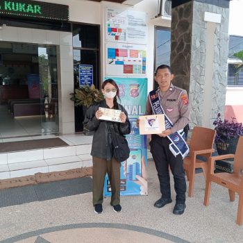 Pelayanan SIM dan STNK oleh Satlantas Polres Kutai Kartanegara, Selasa (7/4/2026).