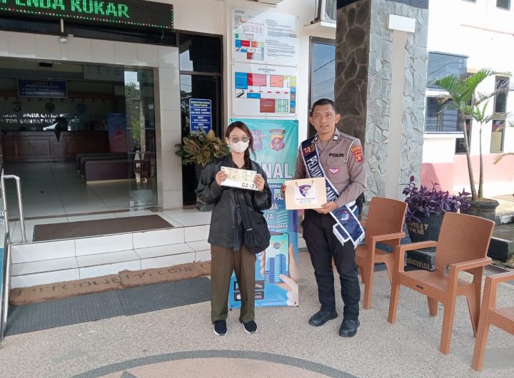 Pelayanan SIM dan STNK oleh Satlantas Polres Kutai Kartanegara, Selasa (7/4/2026).