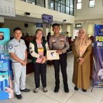 Satlantas Polres Kutai Kartanegara menghadirkan inovasi pelayanan Polantas Menyapa bagi masyarakat.