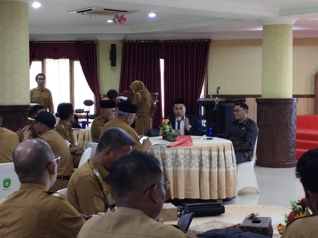 Suasana RDP DPRD Kukar yang membahas pemenuhan kewajiban plasma perusahaan sawit untuk masyarakat.