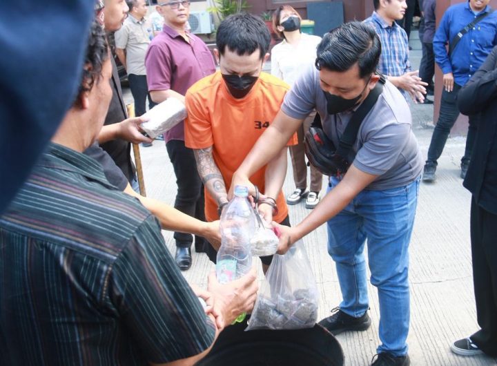 Polresta Samarinda memusnahkan barang bukti narkotika hasil pengungkapan kasus pada awal tahun 2026.