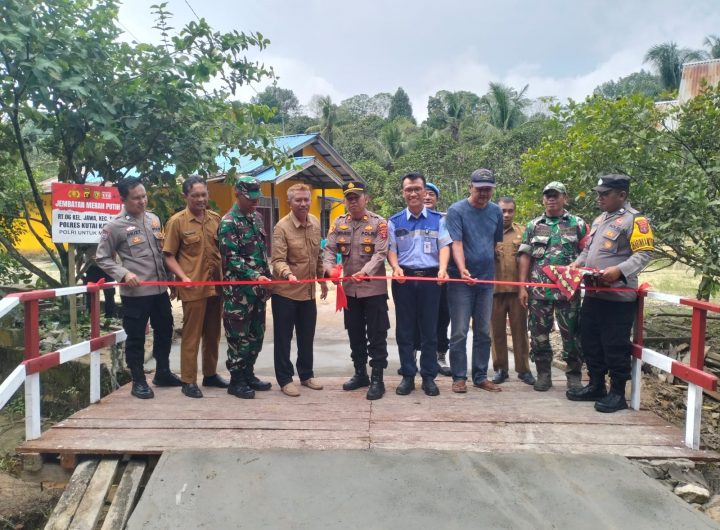 Jembatan Merah Putih Presisi di Gang Keluarga, Kelurahan Jawa, Sangasanga resmi diresmikan, Selasa (5/5/2026).