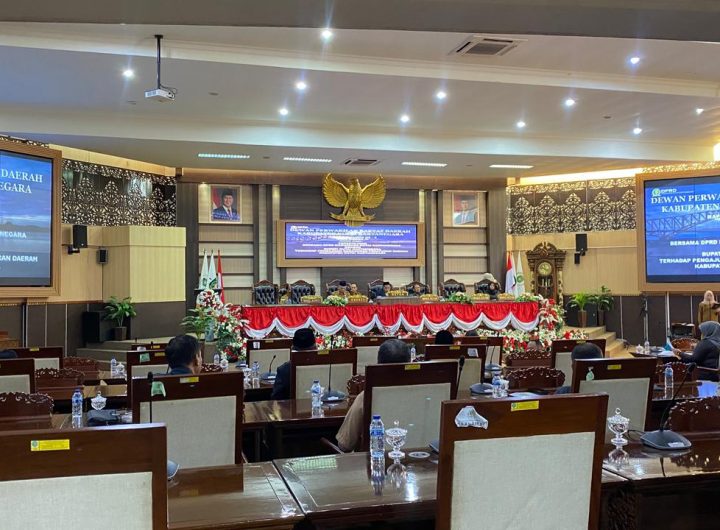 Rapat Paripurna Masa Sidang III DPRD Kukar berlangsung di Ruang Sidang Utama DPRD Kukar, Senin (11/5/2026).