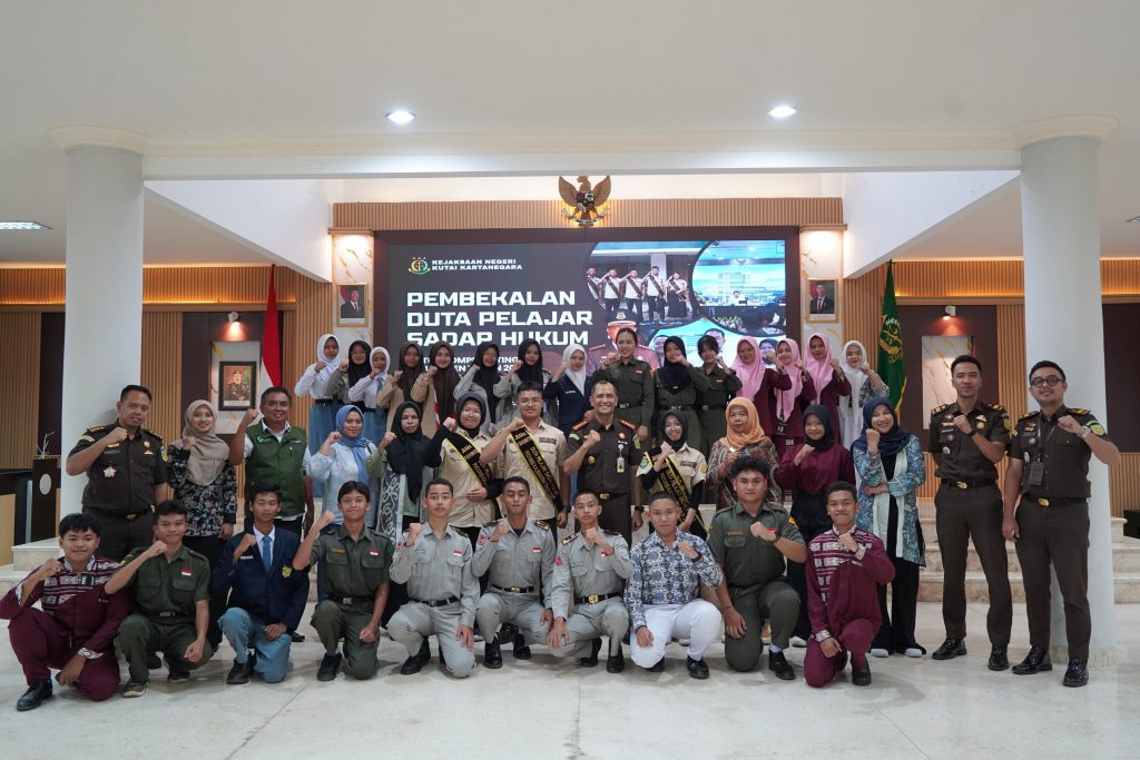 Kejari Kukar menggelar pembukaan sekaligus pembekalan Duta Pelajar Sadar Hukum (DPSH) 2026 di Aula Kejari Kukar, Kamis (30/4/2026).