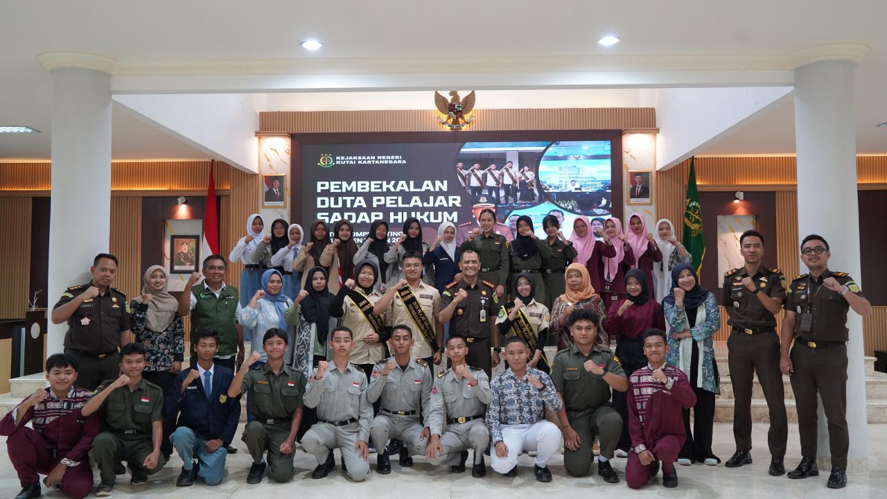 Kejari Kukar menggelar pembukaan sekaligus pembekalan Duta Pelajar Sadar Hukum (DPSH) 2026 di Aula Kejari Kukar, Kamis (30/4/2026).