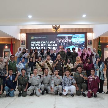Kejari Kukar menggelar pembukaan sekaligus pembekalan Duta Pelajar Sadar Hukum (DPSH) 2026 di Aula Kejari Kukar, Kamis (30/4/2026).