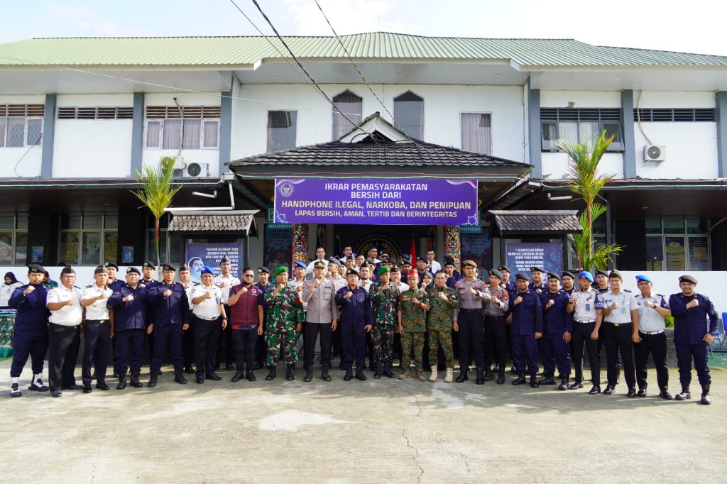 Ikrar Zero Halinar dan Anti-Penipuan digelar Lapas Kelas IIA Tenggarong bersama aparat penegak hukum guna memperkuat pengawasan dan integritas petugas. (Dok. Humas Lapas Kelas IIA Tenggarong)